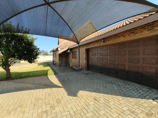 3 Bedroom House To Let in Unitas Park