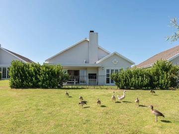 3 Bedroom House To Let in Val de Vie Estate