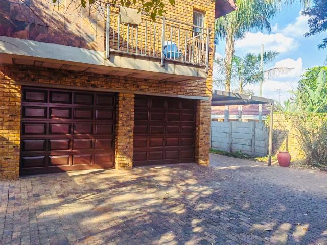 3 Bedroom House To Let in Van Riebeeck Park
