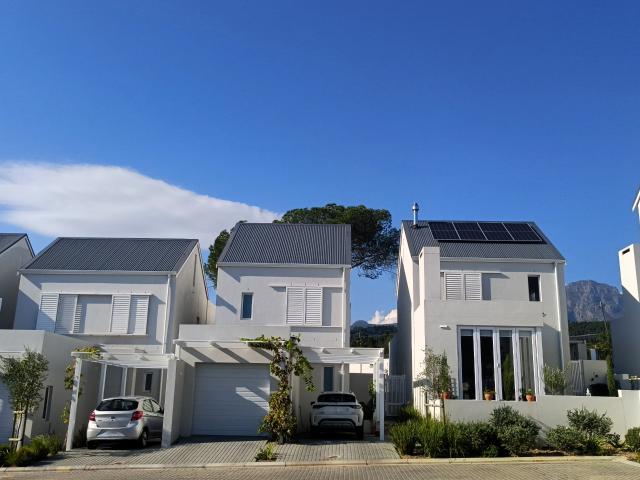 3 Bedroom House To Let in Voliere Estate