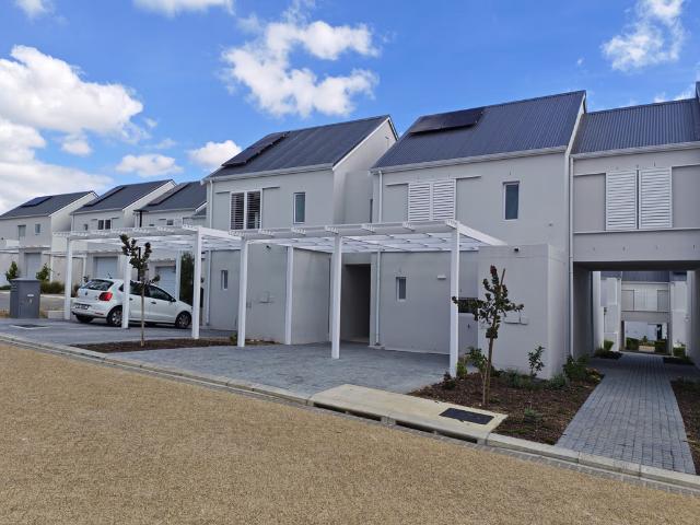 3 Bedroom House To Let in Voliere Estate
