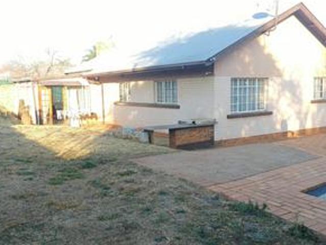 3 bedroom house to let in wychwood