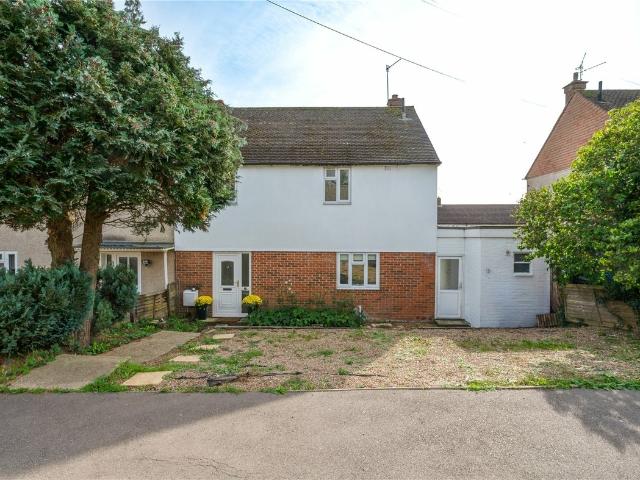3 Bedroom house to let in Wilga Road, Welwyn, Hertfordshire, AL6
