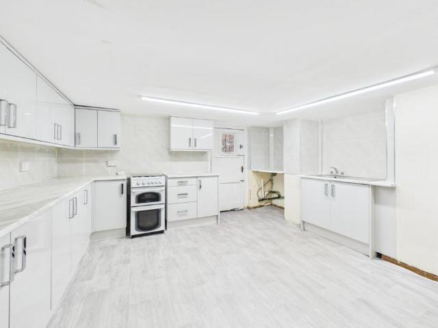 4 bedroom house to rent