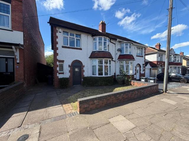 3 bedroom semi detached house to rent