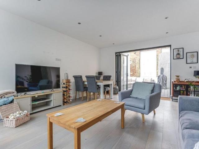 3 bedroom house to rent