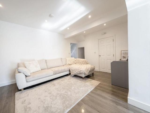 4 bedroom house to rent