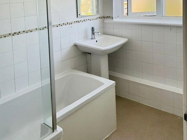 3 bedroom house to rent The Parade, Beachlands, Pevensey, East Sussex, BN24