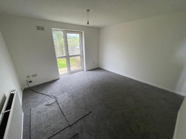 3 bedroom house to rent Branton Close, Luton, Bedfordshire, LU2