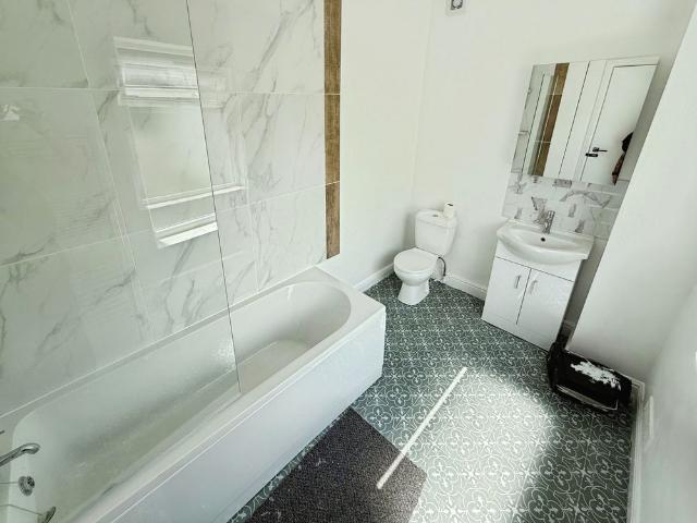 3 bedroom house to rent Cadogan Street, Hull, HU3