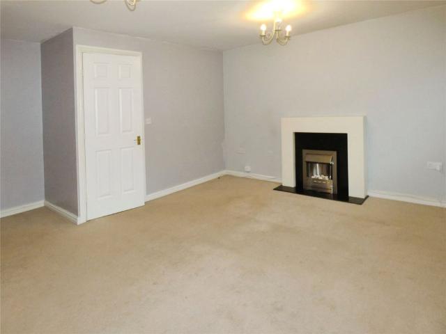 3 bedroom house to rent Cairngorm Drive, Mansfield, NG18