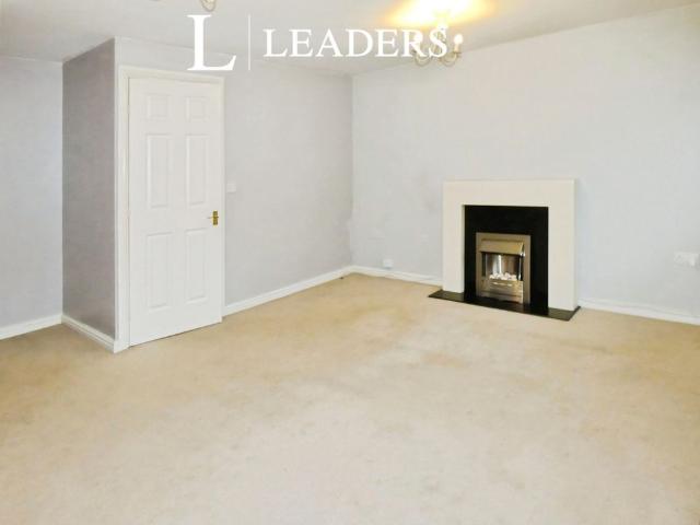 3 bedroom house to rent Cairngorm Drive, Mansfield, NG18