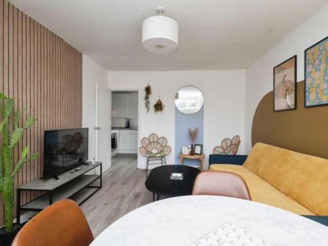 3 bedroom house to rent Caldecott Road, Manchester, M9