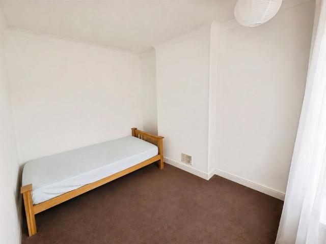 3 bedroom house to rent Carnegie Street, Rushden, Northamptonshire, NN10