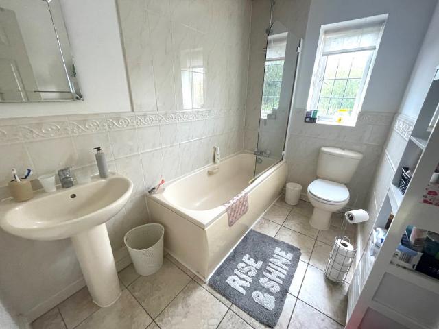 3 bedroom house to rent Gala Drive, Alvaston, Derby, DE24