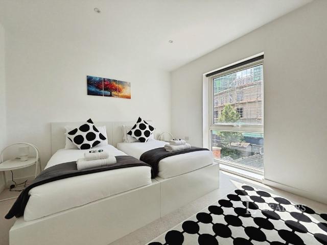 3 bedroom house to rent Goldstone Lane, Hove, BN3