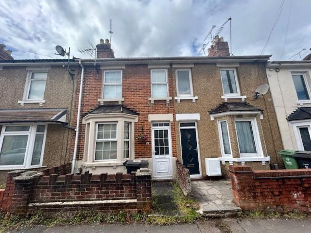 3 Bedroom House To Rent, Guppy Street, Rodbourne SN2, 3 bed terraced house to rent, £1,050 pcm | PrimeLocation