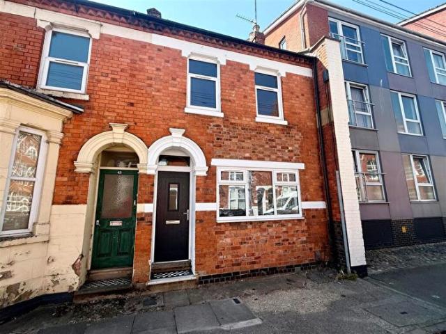 3 Bedroom House To Rent In Talbot Road, Abington, NN1