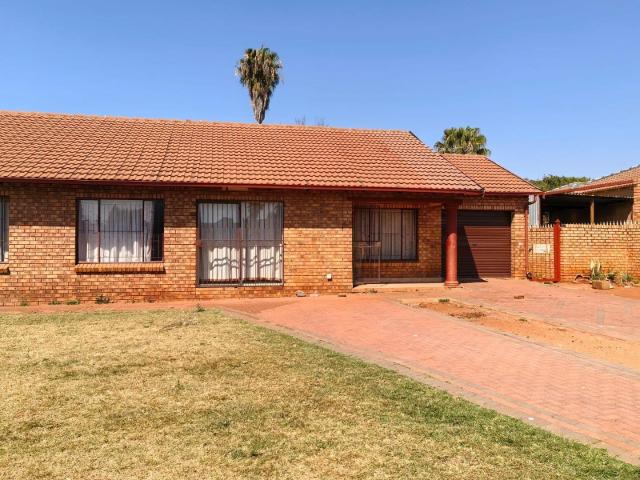 3 Bedroom House to Rent in The Orchards