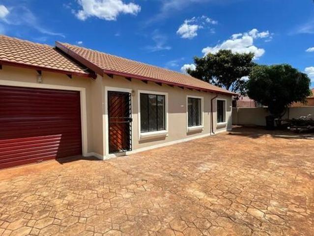 3 Bedroom house to rent in The Orchards, Akasia
