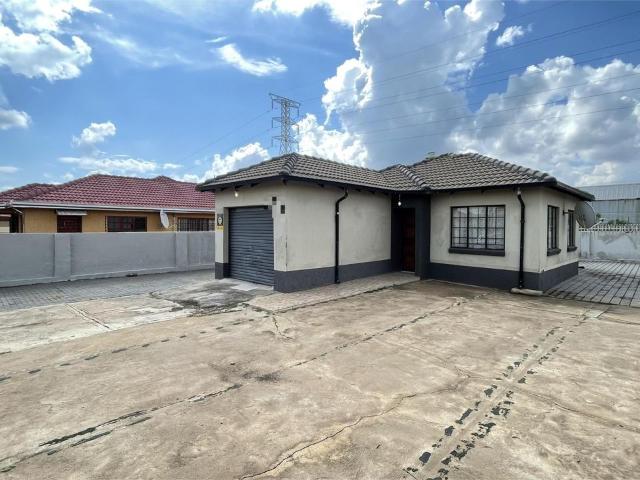 3 Bedroom house to rent in The Orchards, Akasia