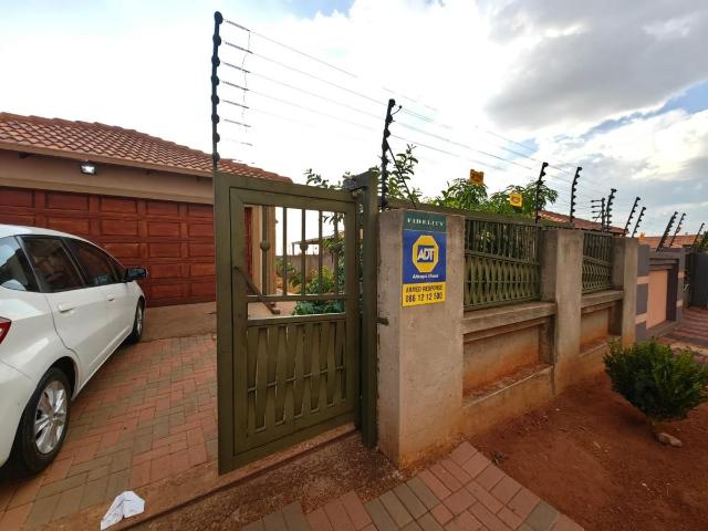 3 Bedroom house to rent in The Orchards, Akasia
