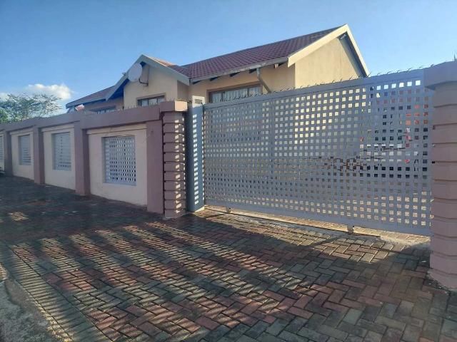 3 Bedroom House to Rent in Tlhabane West
