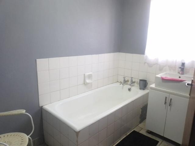 3 Bedroom House To Rent in Van Dyk Park
