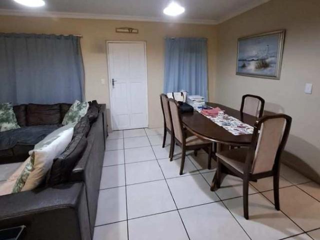 3 Bedroom House to Rent in Vredenburg