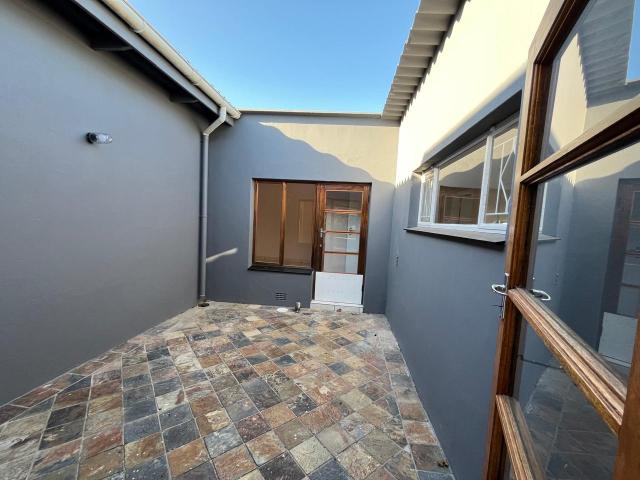 3 Bedroom House To Rent in West Bank