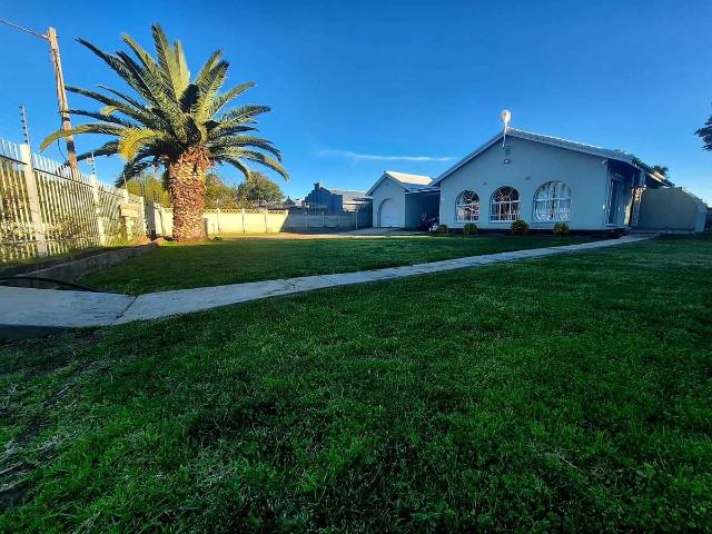 3 Bedroom House to Rent in West Bank