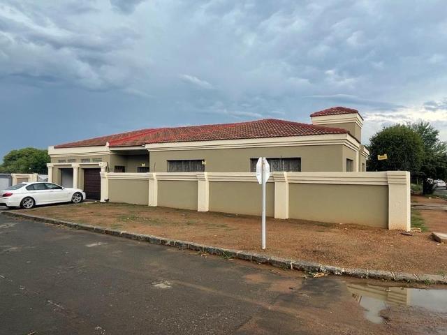 3 Bedroom House to Rent in West End