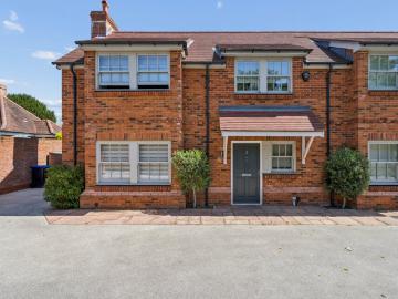 3 bedroom house to rent in windsor end beaconsfield buckinghamshire hp9