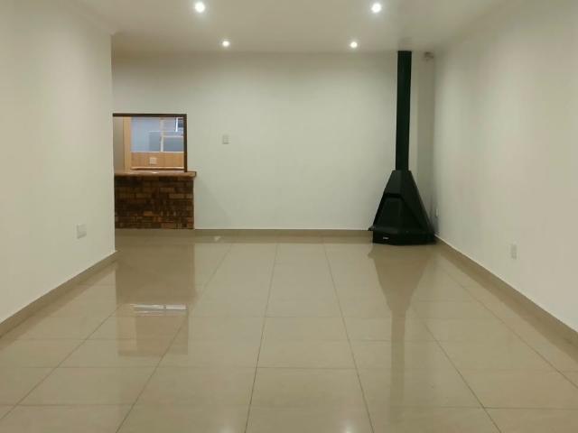 3 Bedroom House To Rent in Woodmead