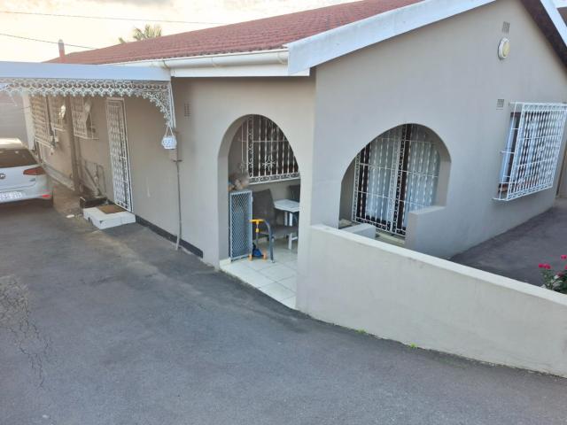 3 Bedroom House To Rent in Woodview