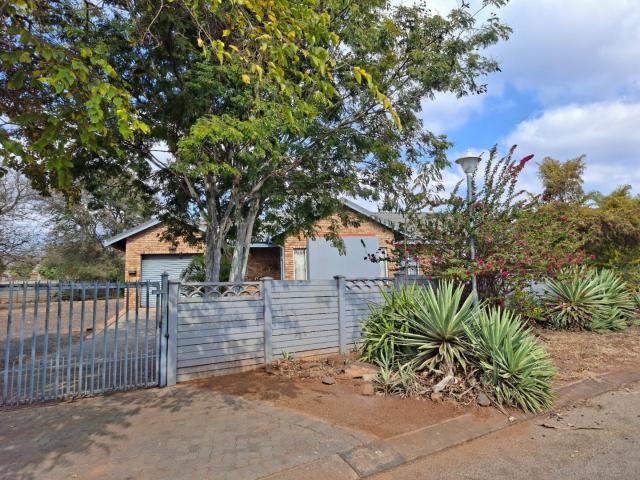 3 Bedroom House To Rent in Aloe Ridge