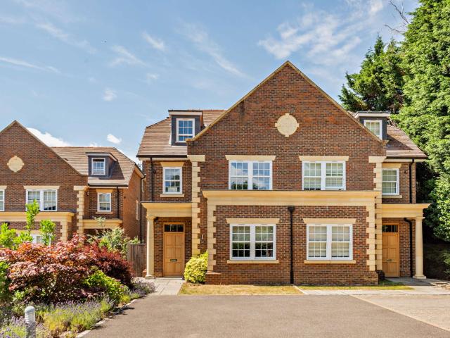 3 bedroom house to rent in amersham road beaconsfield buckinghamshire hp9