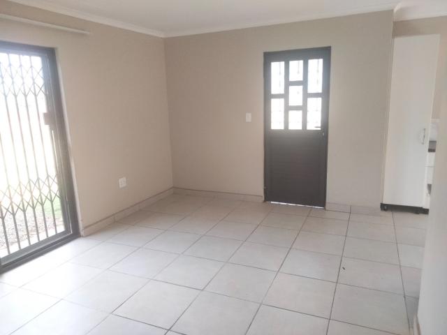 3 Bedroom House To Rent in Aston Lake