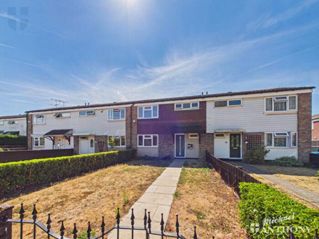 3 Bedroom House To Rent In Barnard Crescent, Aylesbury, HP21