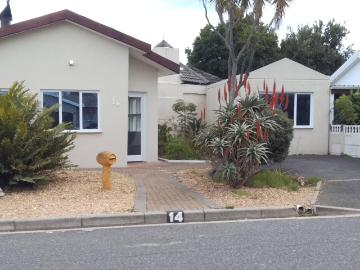 3 Bedroom house to rent in Bothasig, Milnerton