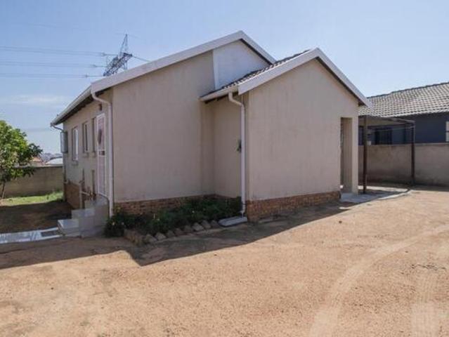 3 Bedroom House to Rent in Blue Hills