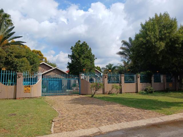 3 Bedroom House to Rent in Brackendowns
