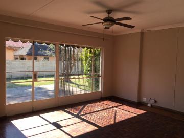 3 Bedroom House To Rent in Brackenhurst