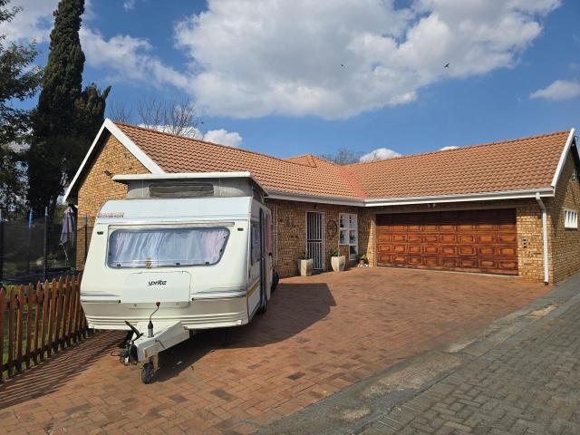 3 Bedroom house rented in Brackenhurst, Alberton