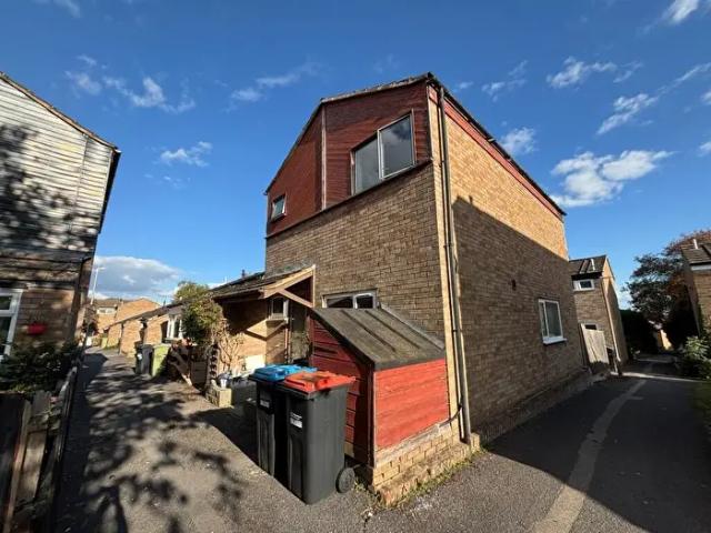 3 Bedroom House To Rent In Buckingham Gate, Eaglestone, MK6