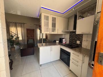 3 Bedroom house to rent in Chantelle, Akasia