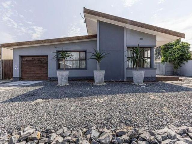 3 Bedroom house to rent in Chrismar, Bellville
