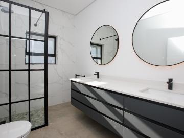 3 Bedroom House To Rent in Constantia