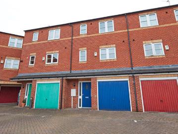 3 Bedroom House To Rent In Clovelly Court, Longford Street, Derby, DE22