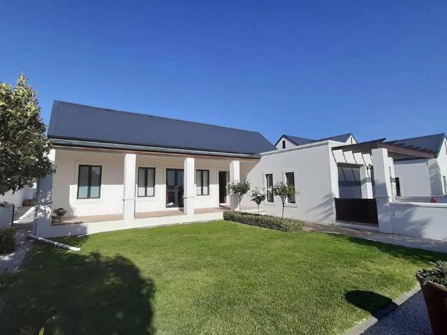 3 Bedroom House to Rent in Croydon Olive Estate